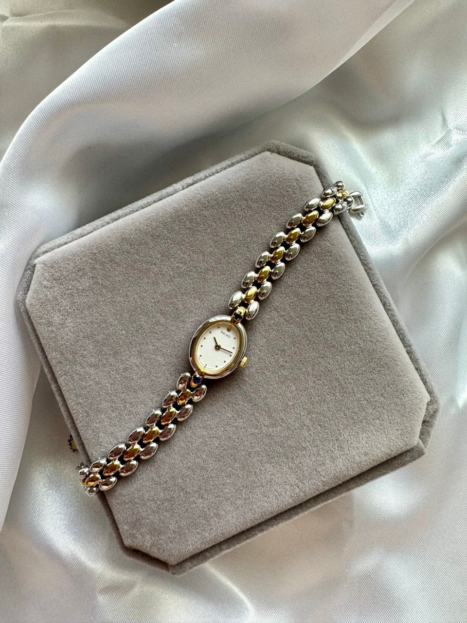 SEIKO Vintage Oval Dial Two-Toned Gold & Steel Sapphire Studded Ladies Quartz Watch