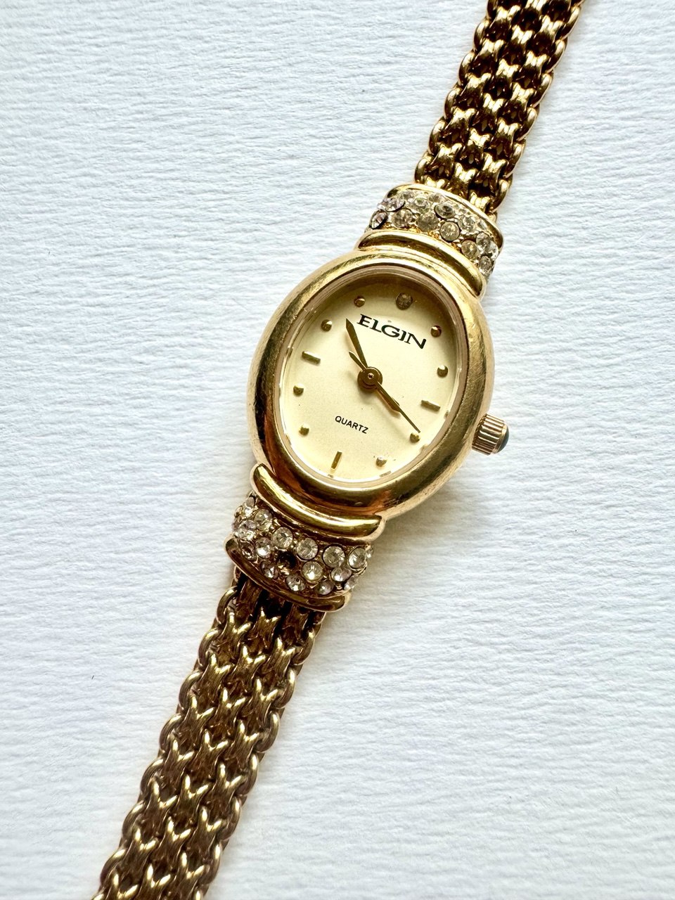 ELGIN “The Starlet” 1990s Gold-Tone Mesh Diamond-Accented Oval Face Quartz Bracelet Watch