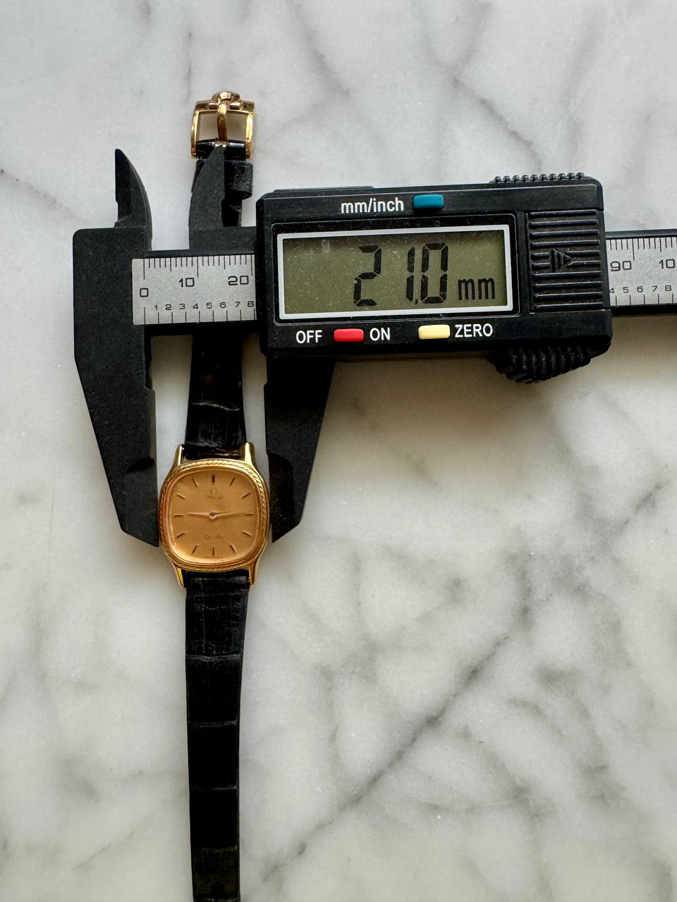 OMEGA De Ville Vintage Ladies Gold Tone Rope Bezel Watch