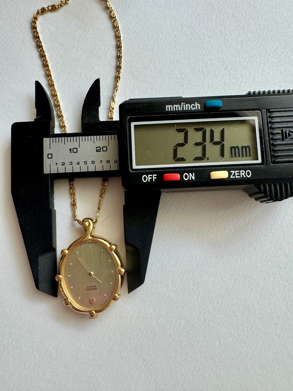 SEIKO Victorian Mirror Mirror Quartz Watch Long Necklace with Chain (RARE)