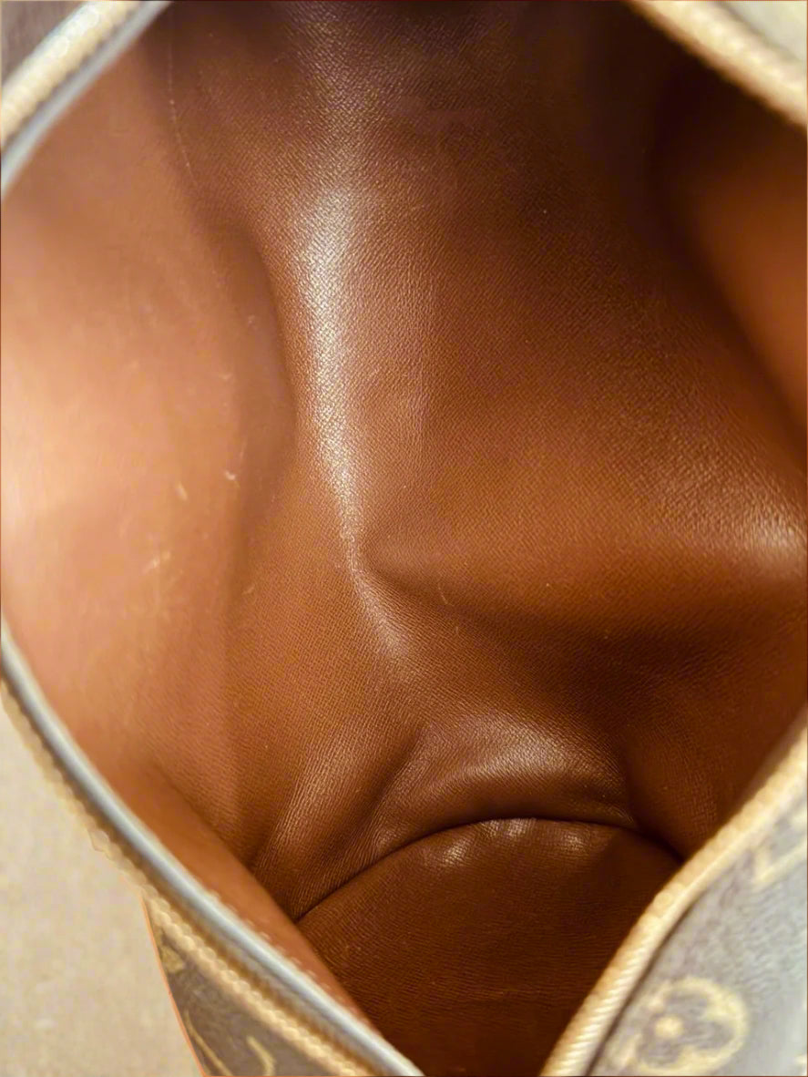 LOUIS VUITTON Monogram Papillon 26 Cylinder Top Handle Bag (1989 France Edition)