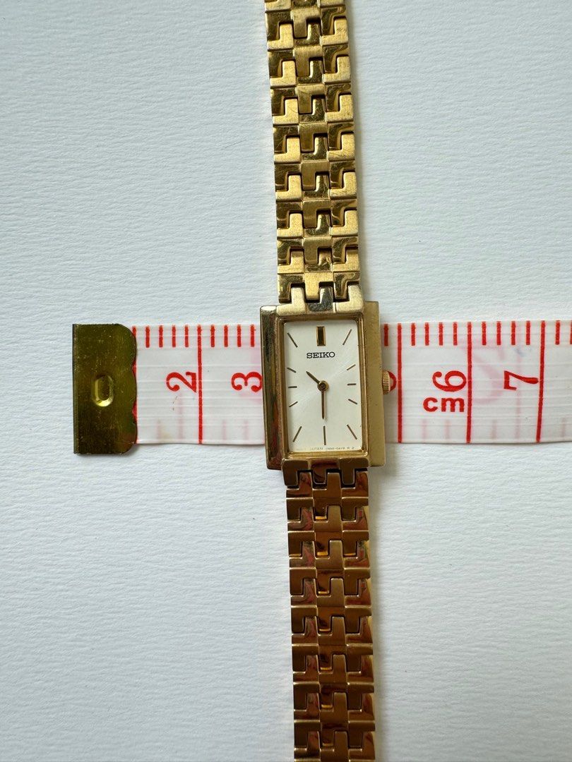 SEIKO 1990s Vintage Quartz Ladies Champagne Gold Toned Rectangular Dial Stainless Steel Watch