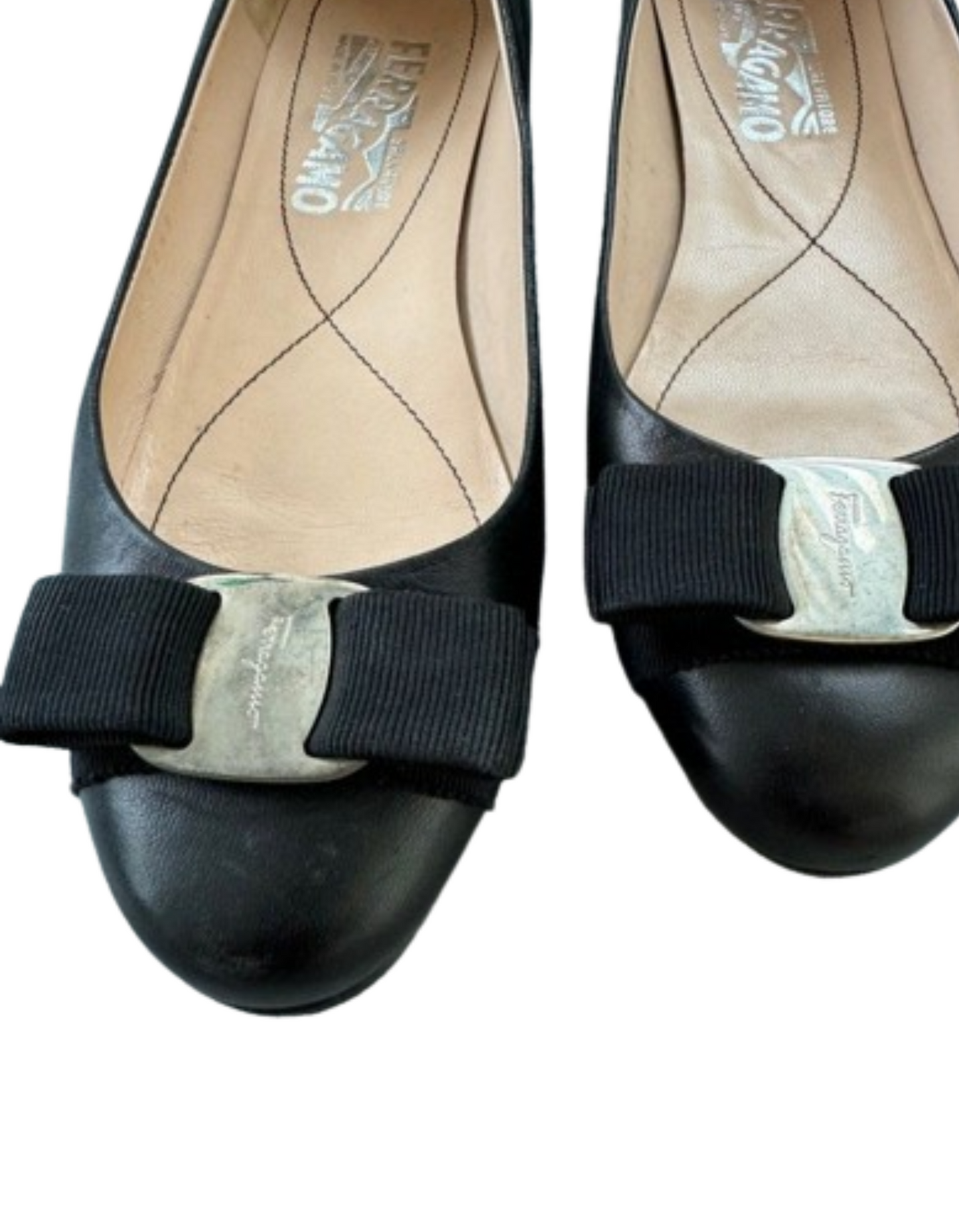 FERRAGAMO Varina Leather Flats in Black SHW