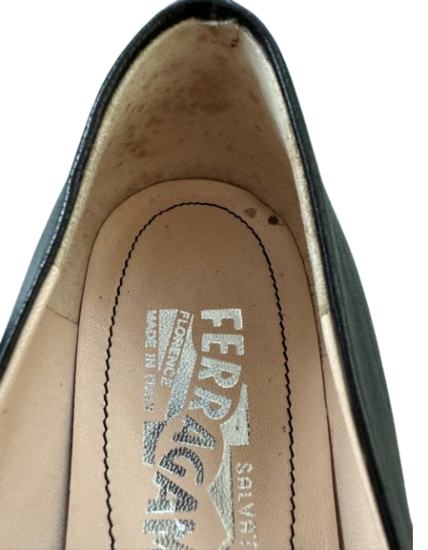 FERRAGAMO Varina Leather Flats in Black SHW