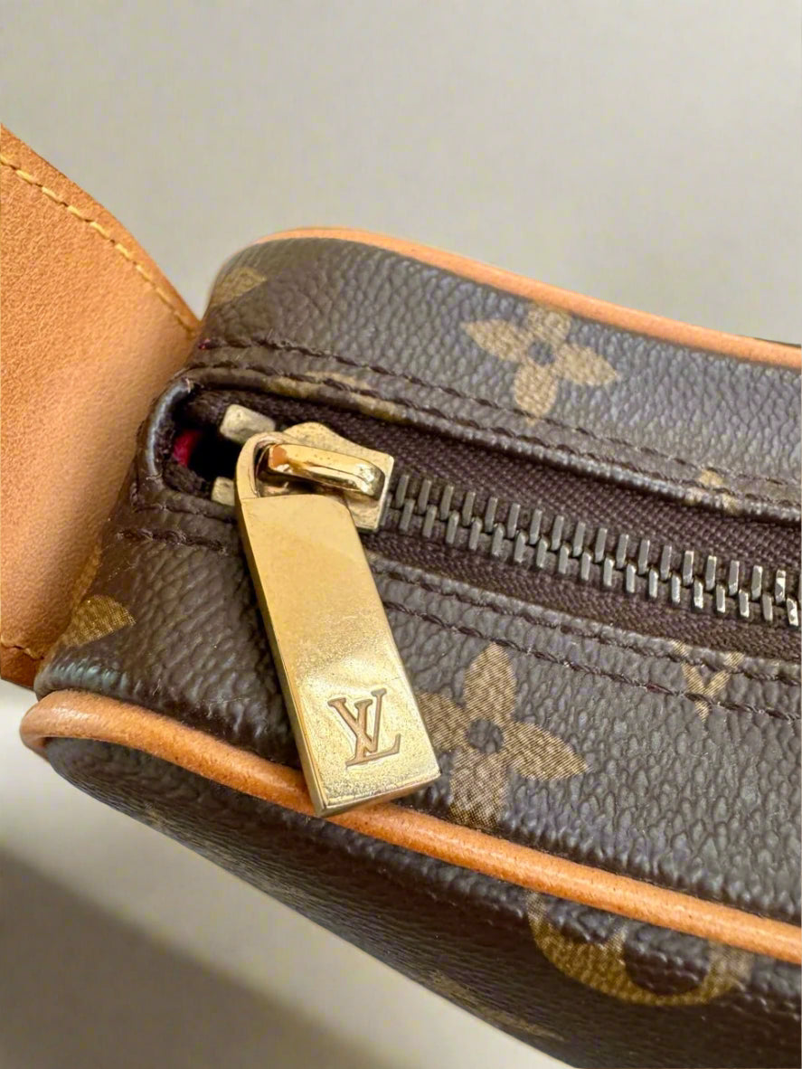 LOUIS VUITTON Monogram Croissant Hobo Bag in MM Size (2005 France Edition)