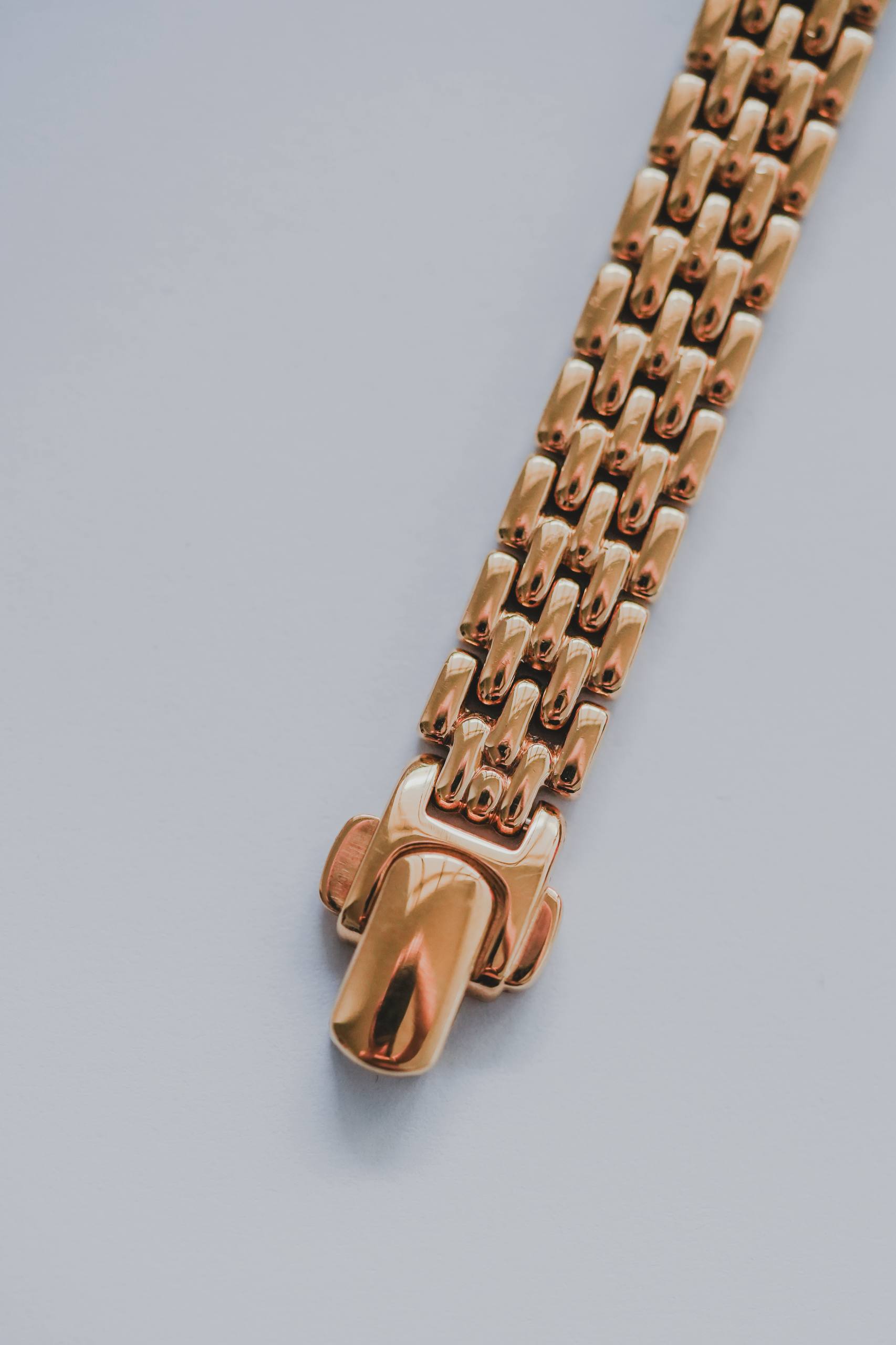 Seiko Exceline fold-over clasp close-up yellow gold panther bracelet ladies dress watch