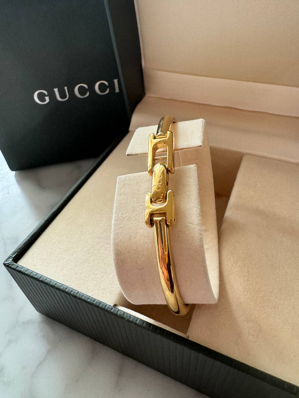 Vintage Gucci 1900L Bangle Watch in Gold Tone (Rare!)