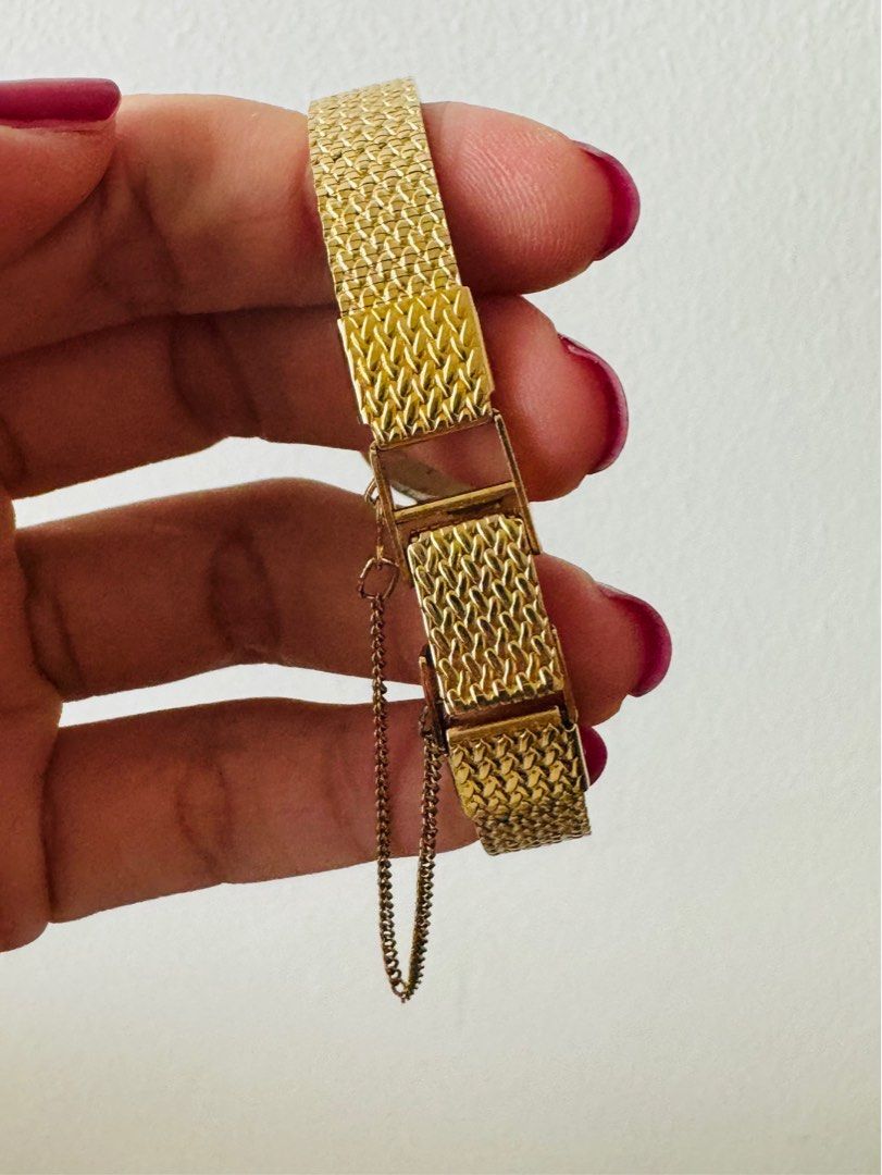 SEIKO Vintage 1990s  Woven Gold Plated Bracelet Watch with Green Gem Stone & White Dial