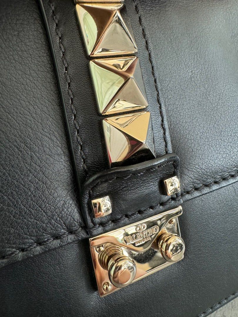 VALENTINO GARAVANI Rockstud Glam Lock Bag in Black Smooth Leather Medium Size