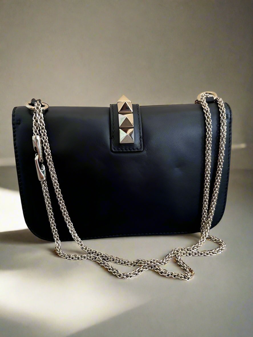 VALENTINO GARAVANI Rockstud Glam Lock Bag in Black Smooth Leather Medium Size