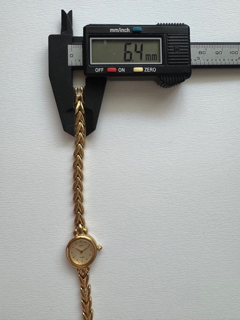 CITIZEN Chere Vintage Heart Bracelet Ladies Gold-tone Watch